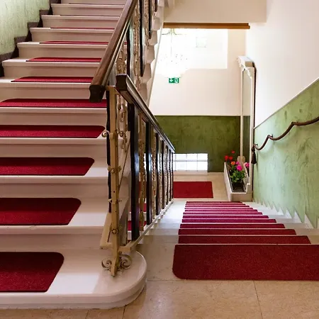 Kaiserhof Pensión 3*